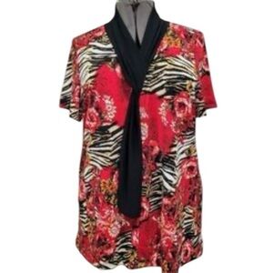 Black and White Graphic Notched Collar Top size 2X